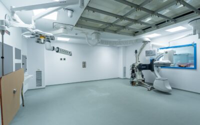 El Hospital Virgen de las Nieves revoluciona las operaciones de precisión con un nuevo quirófano especializado ejecutado por Construcciones Calderón
