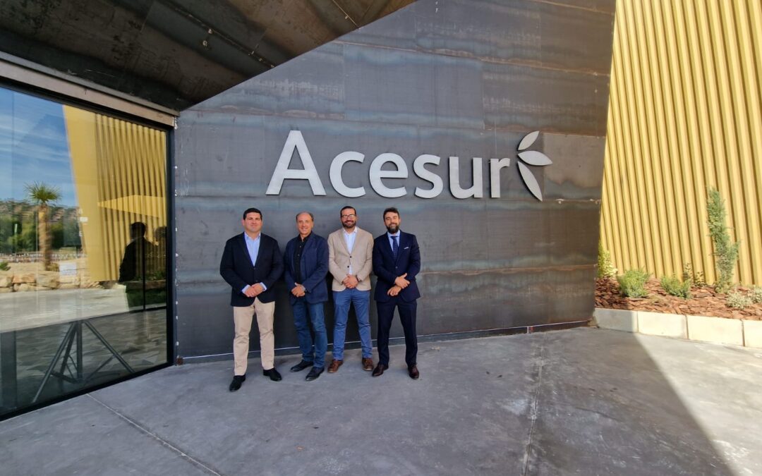 Calderón firma la innovadora almazara de Acesur inaugurada hoy en Jabalquinto